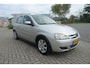 Opel Corsa 1.4-16V Silverline - trekhaak - lm velgen - navi -lage km stand - org. nl auto