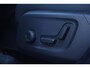 Volvo XC40 2.0 B4 Plus Dark | Adaptieve cruise control | intellisafe surround | 19" velgen met all season banden | Elektrisch verstelbare voorstoelen | Trekhaak | Elektr. verwarmbare voorruit | stoelverwarming | verwarmd stuurwiel | Parkeersensoren voor + achter | Parkeercamera | Harman Kardon Audio | Charcoal hemelbekleding |