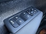Volvo XC40 2.0 B4 Plus Dark | Trekhaak | Adaptive cruise control | Voorruitverwarming | Dode hoek detectie BLIS | Harman Kardon audio |