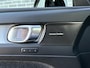 Volvo XC40 2.0 B4 Plus Dark | Trekhaak | Adaptive cruise control | Voorruitverwarming | Dode hoek detectie BLIS | Harman Kardon audio |