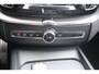 Volvo XC60 T8 Recharge AWD R-Design | Panoramadak | Stoelverwarming | Parkeercamera | Trekhaak | Keyless | Glossy Black