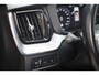 Volvo XC60 T8 Recharge AWD R-Design | Panoramadak | Stoelverwarming | Parkeercamera | Trekhaak | Keyless | Glossy Black