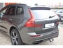 Volvo XC60 T8 Recharge AWD R-Design | Panoramadak | Stoelverwarming | Parkeercamera | Trekhaak | Keyless | Glossy Black