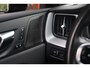 Volvo XC60 T8 Recharge AWD R-Design | Panoramadak | Stoelverwarming | Parkeercamera | Trekhaak | Keyless | Glossy Black