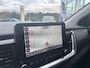 Kia Stonic 1.0 T-GDi MHEV DynamicLine Navigatie | Apple Carplay / Android Auto | Cruise control | Airconditioning | LM Velgen