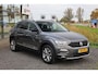 Volkswagen T-Roc 1.0 TSI Style 85KW/115PK, Navigatie, Activ info display, Chrome dakrail, clima, led achterlichten, winterpakket, stoelverwarming, 17" lmv