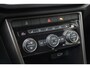 Volkswagen T-Roc 1.0 TSI Style 115PK / 85kW, Navigatie, digital cockpit pro, chrome dakrails, parkeersensoren voor en achter (pdc), 2-zone climatronic, LED achterlichten, winterpakket (verwarmbare voorstoelen), 17" LMV, adaptieve cruise control (acc), elektrisch verstel- en verwarmbare buitenspiegels, DAB+, variabele laadvloer etc.