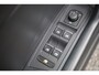 Volkswagen T-Roc 1.0 TSI Style 115PK / 85kW, Navigatie, digital cockpit pro, chrome dakrails, parkeersensoren voor en achter (pdc), 2-zone climatronic, LED achterlichten, winterpakket (verwarmbare voorstoelen), 17" LMV, adaptieve cruise control (acc), elektrisch verstel- en verwarmbare buitenspiegels, DAB+, variabele laadvloer etc.
