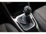 Volkswagen T-Roc 1.0 TSI Style 115PK / 85kW, Navigatie, digital cockpit pro, chrome dakrails, parkeersensoren voor en achter (pdc), 2-zone climatronic, LED achterlichten, winterpakket (verwarmbare voorstoelen), 17" LMV, adaptieve cruise control (acc), elektrisch verstel- en verwarmbare buitenspiegels, DAB+, variabele laadvloer etc.
