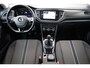 Volkswagen T-Roc 1.0 TSI Style 115PK / 85kW, Navigatie, digital cockpit pro, chrome dakrails, parkeersensoren voor en achter (pdc), 2-zone climatronic, LED achterlichten, winterpakket (verwarmbare voorstoelen), 17" LMV, adaptieve cruise control (acc), elektrisch verstel- en verwarmbare buitenspiegels, DAB+, variabele laadvloer etc.