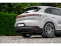 Porsche Cayenne 3.0 E-Hybrid 470pk | Krijt | 22" | Lucht | InnoDrive | BOSE | SoClo