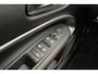 Jeep Avenger 1.2 e-Hybrid 110pk Automaat Summit | Navigatie | Trekhaak | Panoramadak | Adapt. Cruise control | JBL Audio | Elektrische achterklep | Stoelverwarming  | Climate Control