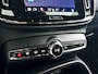 Volvo XC40 B4 Plus Dark | Parkeercamera | Stoel- en Stuurverwarming | Harman Kardon | Trekhaak