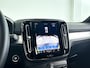 Volvo XC40 B4 Plus Dark | Parkeercamera | Stoel- en Stuurverwarming | Harman Kardon | Trekhaak