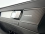 Volvo XC40 B4 Plus Dark | Parkeercamera | Stoel- en Stuurverwarming | Harman Kardon | Trekhaak