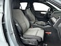 Volvo XC40 B4 Plus Dark | Parkeercamera | Stoel- en Stuurverwarming | Harman Kardon | Trekhaak