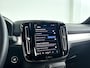 Volvo XC40 B4 Plus Dark | Parkeercamera | Stoel- en Stuurverwarming | Harman Kardon | Trekhaak