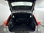 Volvo XC40 B4 Plus Dark | Parkeercamera | Stoel- en Stuurverwarming | Harman Kardon | Trekhaak