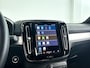 Volvo XC40 B4 Plus Dark | Parkeercamera | Stoel- en Stuurverwarming | Harman Kardon | Trekhaak