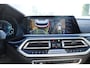 BMW X5 xDrive45e M-Sport High Executive | 22 Inch | Pano | Laser | Head up | H&K | Soft Close | Panorama-Glasdak | Sky Lounge | 1 eig Ned. Auto | verw beker houders.