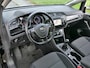 Volkswagen Touran 1.2 TSI 7 persoons | navigatie | achteruitrijcamera | panoramadak | all-season-banden