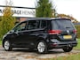Volkswagen Touran 1.2 TSI 7 persoons | navigatie | achteruitrijcamera | panoramadak | all-season-banden