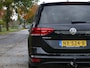 Volkswagen Touran 1.2 TSI 7 persoons | navigatie | achteruitrijcamera | panoramadak | all-season-banden