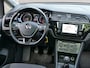 Volkswagen Touran 1.2 TSI 7 persoons | navigatie | achteruitrijcamera | panoramadak | all-season-banden