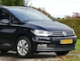 Volkswagen Touran 1.2 TSI 7 persoons | navigatie | achteruitrijcamera | panoramadak | all-season-banden