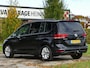 Volkswagen Touran 1.2 TSI 7 persoons | navigatie | achteruitrijcamera | panoramadak | all-season-banden