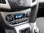 Ford Focus Wagon 1.0 EcoBoost Trend Airco, boordcomputer, Elektronische remkrachtverdeling, start/stop systeem, Elektronisch Stabiliteits Programma Distributieriem is gedaan !!. De Ford Focus Wagon 1.0 EcoBoost Trend is zo’n auto die gewoon doet wat je nodig hebt, maar dan net even beter. Hij ziet er strak uit zonder te overdrijven – gew