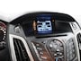 Ford Focus Wagon 1.0 EcoBoost Trend Airco, boordcomputer, Elektronische remkrachtverdeling, start/stop systeem, Elektronisch Stabiliteits Programma Distributieriem is gedaan !!. De Ford Focus Wagon 1.0 EcoBoost Trend is zo’n auto die gewoon doet wat je nodig hebt, maar dan net even beter. Hij ziet er strak uit zonder te overdrijven – gew