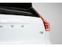 Volvo XC40 T2 Automaat Momentum Core | Stoelverwarming | Stuurwielverwarming | Applecarplay/Androidauto | Volvo on Call | Navigatie | Cruise Control | DAB radio | Dealeronderhouden |