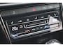 Volkswagen T-Roc 1.5 TSI R-Line Business 149PK | Achteruitrijcamera | R-Line exterieur | Trekhaak met afneembare kogel
