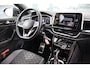 Volkswagen T-Roc 1.5 TSI R-Line Business 149PK | Achteruitrijcamera | R-Line exterieur | Trekhaak met afneembare kogel