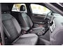 Volkswagen T-Roc 1.5 TSI R-Line Business 149PK | Achteruitrijcamera | R-Line exterieur | Trekhaak met afneembare kogel