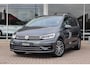 Volkswagen Touran 1.5 TSI 150pk Highline Business R-line 7p | Navigatie |  Camera | PDC | Wegklapbare trekhaak