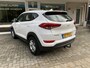 Hyundai Tucson 1.6 GDi Comfort Navigatie/Achteruitr.camera/Cruisecontrole/Verw. voorstoelen /Autom. Airco/Parkeersens. V+A/Elektr. inkl.bare verw. buitenspiegels/Multifunct. Stuur/Mistlampen Voor/Dakrails/Leder versn.pook