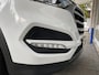 Hyundai Tucson 1.6 GDi Comfort Navigatie/Achteruitr.camera/Cruisecontrole/Verw. voorstoelen /Autom. Airco/Parkeersens. V+A/Elektr. inkl.bare verw. buitenspiegels/Multifunct. Stuur/Mistlampen Voor/Dakrails/Leder versn.pook