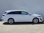 Kia Ceed Sportswagon 1.6 GDI PHEV Plug-in ExecutiveLine Automaat / Lederen Bekleding / Apple Carplay Android Auto / 100% SOH / Adaptief CC / Stoel-, Stuur en achterbankverwarming / Achteruitrijcamera / Elektrische achterklep / Trekgewicht 1300 kg / Stoelventilatie /