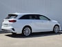 Kia Ceed Sportswagon 1.6 GDI PHEV Plug-in ExecutiveLine Automaat / Lederen Bekleding / Apple Carplay Android Auto / 100% SOH / Adaptief CC / Stoel-, Stuur en achterbankverwarming / Achteruitrijcamera / Elektrische achterklep / Trekgewicht 1300 kg / Stoelventilatie /
