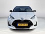 Toyota Yaris 1.5 Hybrid Executive | Bi-tone | Carplay | Head up display | Dode hoek detectie | 17 inch LM-velgen |