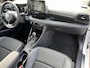 Toyota Yaris 1.5 Hybrid Executive | Bi-tone | Carplay | Head up display | Dode hoek detectie | 17 inch LM-velgen |