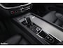 Volvo XC60 2.0 B4 R-Design | Harman Kardon | Adaptieve cruise | Memory | Achterbank verwarmd |