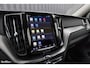 Volvo XC60 2.0 B4 R-Design | Harman Kardon | Adaptieve cruise | Memory | Achterbank verwarmd |