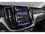 Volvo XC60 2.0 B4 R-Design | Harman Kardon | Adaptieve cruise | Memory | Achterbank verwarmd |