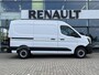 Renault Master T35 2.0 dCi 150 L2H2 Advance | BPM VRIJ!! | Trekhaak | Navigatie | Camera + Parkeersensoren | Climate Control | Stoelverwarming | Draadloze Telefoonlader | Leer/Stof | Apple CarPlay/Android Auto