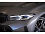BMW 3-Serie Touring 330d M-Sport | Panorama | Trekhaak | Driving Ass. Prof | 360 Camera | Memory Seat | Leder | Head-Up |