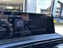 Peugeot 3008 Allure 1.2 Hybride Automaat 145 pk | Navigatie | Keyless Entry | AGR Stoel met Stoelverwarming | Camera | Climate Control | LED Verlichting | Cruise Control | Parkeersensoren | 19" Lichtmetalen Velgen | Hoge Zitpositie |