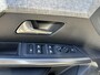 Peugeot 3008 Allure 1.2 Hybride Automaat 145 pk | Navigatie | Keyless Entry | AGR Stoel met Stoelverwarming | Camera | Climate Control | LED Verlichting | Cruise Control | Parkeersensoren | 19" Lichtmetalen Velgen | Hoge Zitpositie |